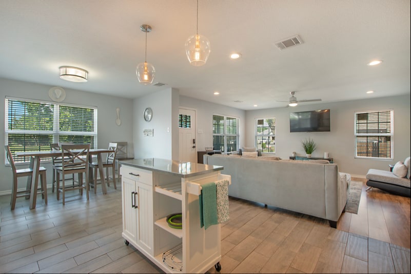 Building Photo - 958 E Allen Ave