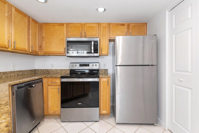 Building Photo - 1801 N Flagler Dr
