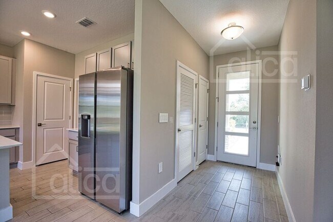 Building Photo - 3957 Constitution Dr