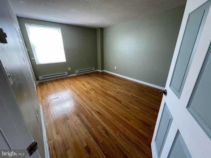 Master bed - 1101 Saint Paul St