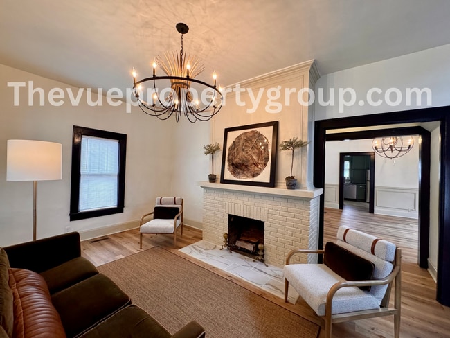 Building Photo - Completely remodeled 3 bedroom, brimming with charm & modern updates!