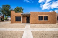 Building Photo - 3Br in gated community