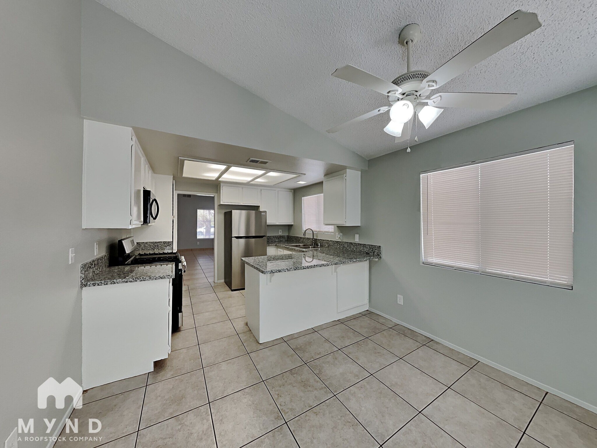 Building Photo - 1328 Sun Point Dr