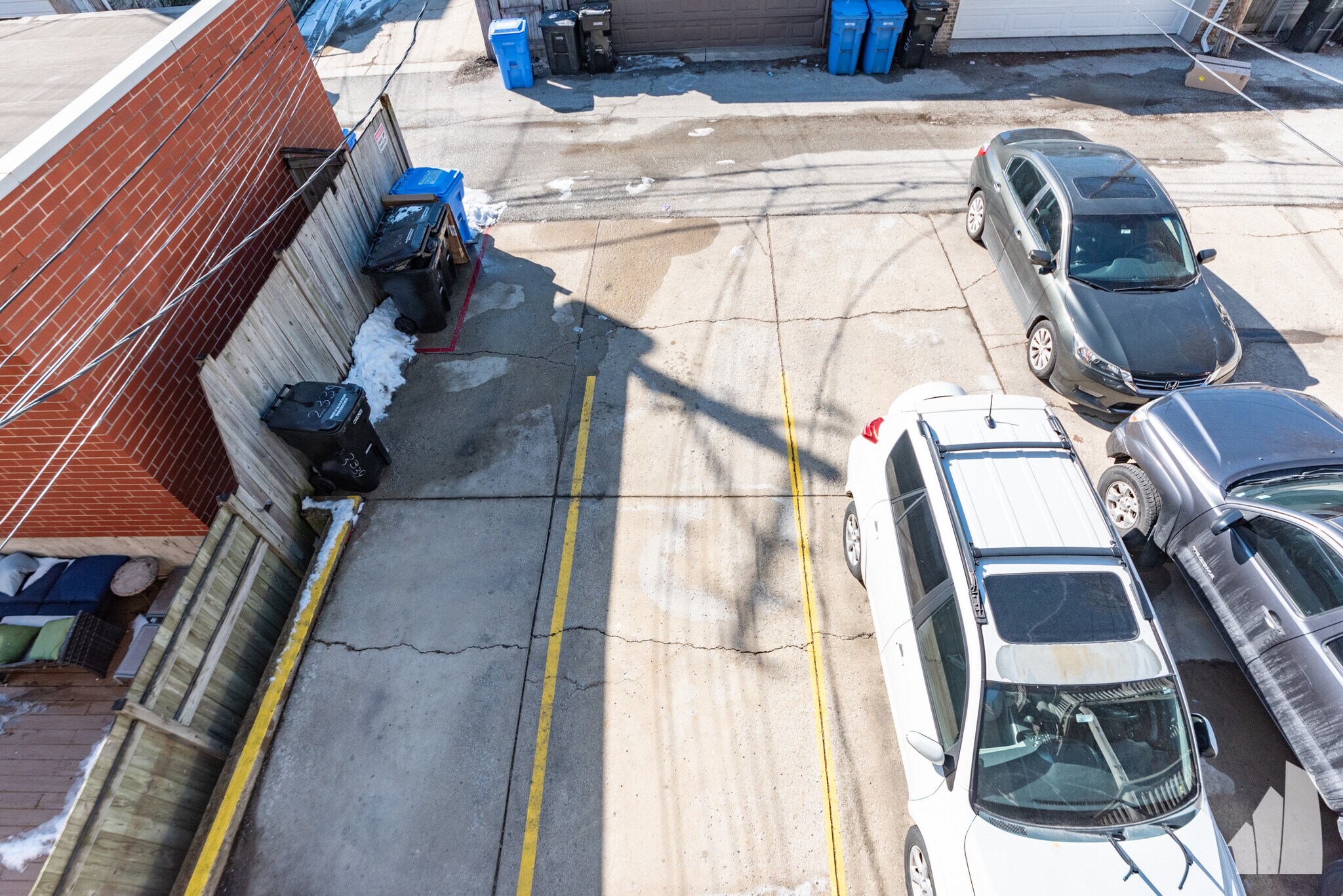 Building Photo - 2338 N Greenview Ave