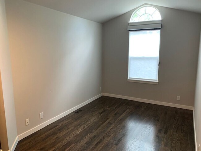 Building Photo - Wedgewood House