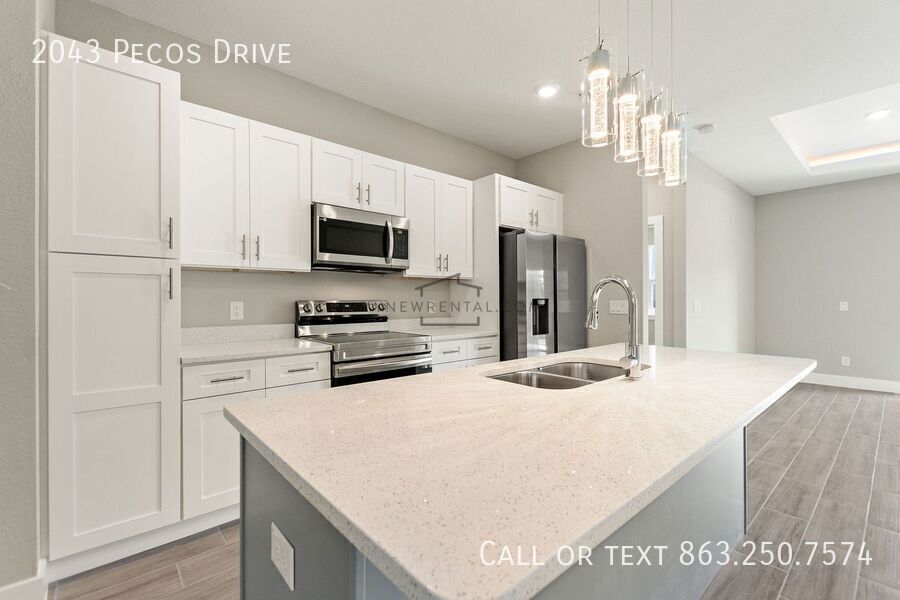 Building Photo - 2043 Pecos Dr