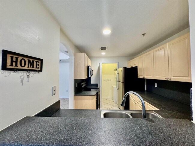 Building Photo - 6520 NW 114th Ave