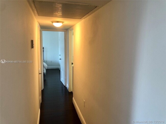 Building Photo - 10275 Collins Ave