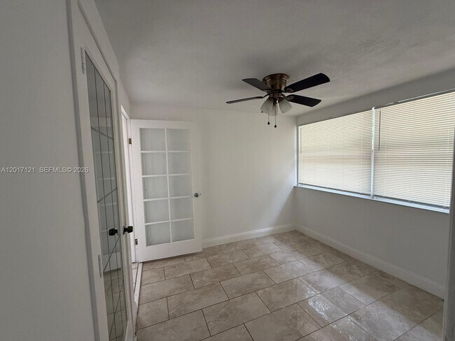 Building Photo - 2650 SW 13th Ave