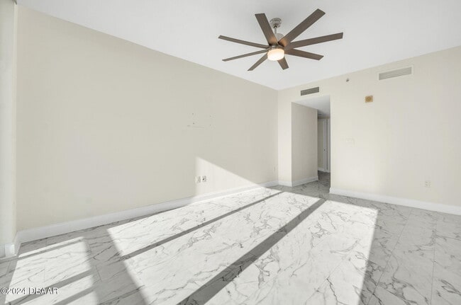 Building Photo - 231 Riverside Dr