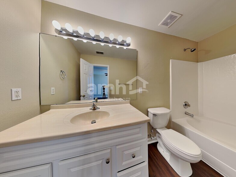 Building Photo - 103 Tripmont Ct