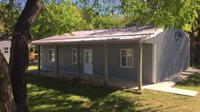 Building Photo - 10910 Shady Oaks Dr