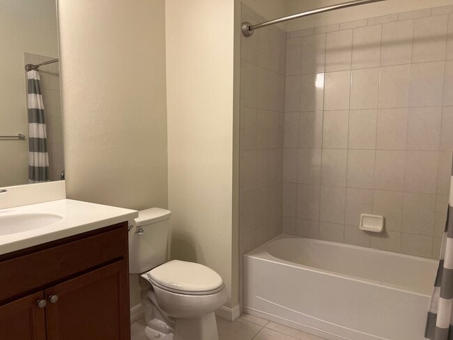 Building Photo - 2 bedroom, 2 bathroom attached villa home ...