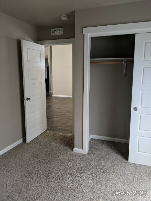 Building Photo - 817 Craven Ave