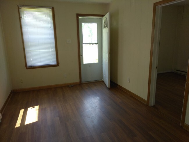 Building Photo - 3320 Collins St