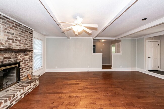 Building Photo - 765 Leafwood Rd