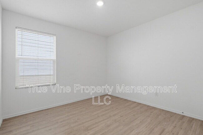 Building Photo - 7119 Satellite Wy