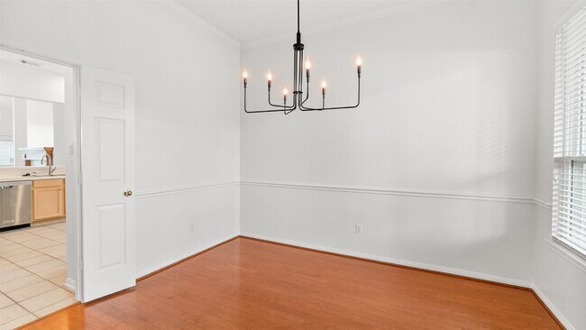 Building Photo - 20910 Deauville Dr