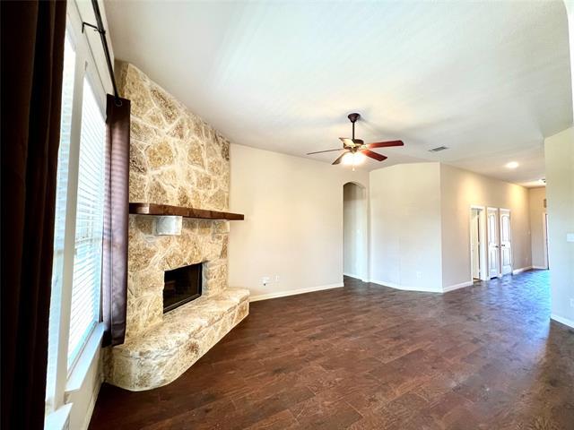 Building Photo - 5201 Pinewood Dr