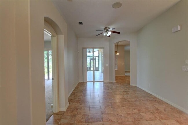 Building Photo - 1185 Dromin Ln