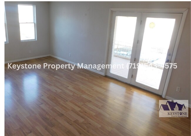 Building Photo - St. Charles Mesa! Spacious 4 Bedroom/1.5 B...