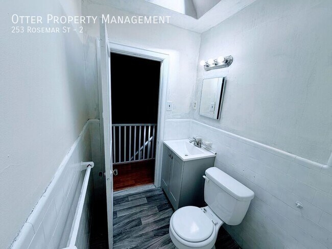 Building Photo - 253 Rosemar St