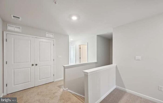 Building Photo - 717 Pickerel Pl