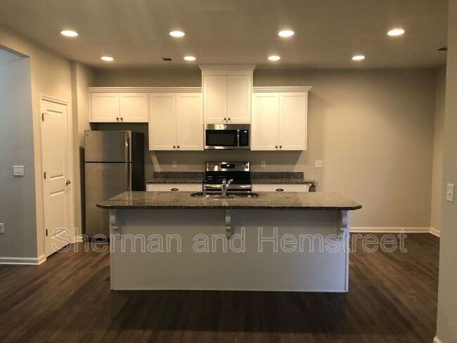 Building Photo - 760 Tarvin Cir