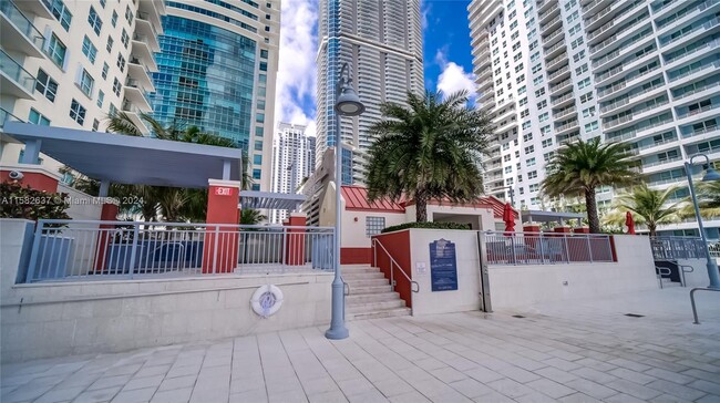 Building Photo - 1155 Brickell Bay Dr