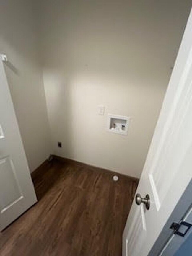 Building Photo - 486 S. Kaser