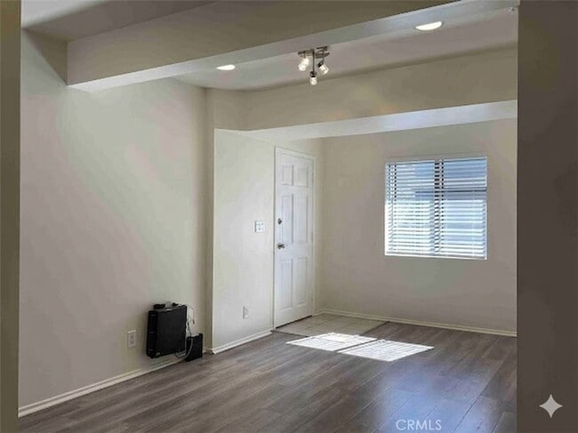 Building Photo - 224 Bayview Dr