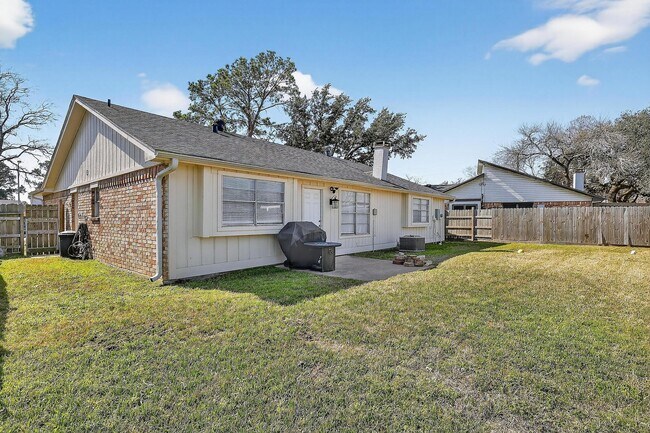 Building Photo - 9514 Marblemount Dr