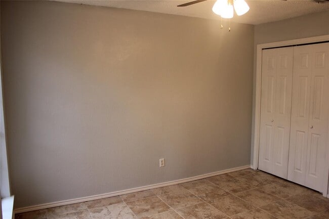 Building Photo - 504 Sierra Cove