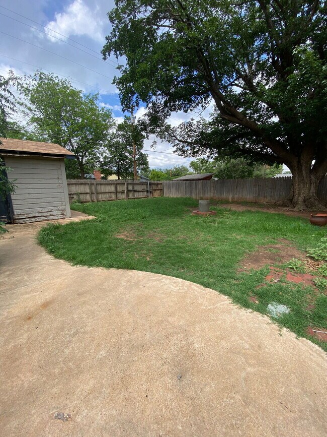 Building Photo - Charming 3-Bedroom Lubbock Home with Spaci...