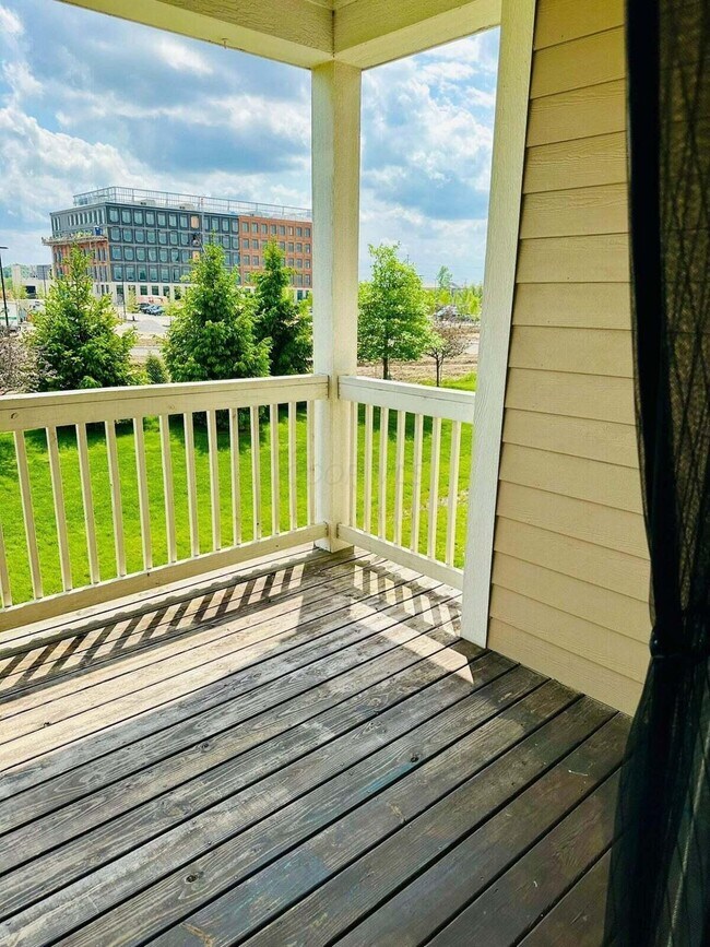 Building Photo - 3225 Rossmore Cir