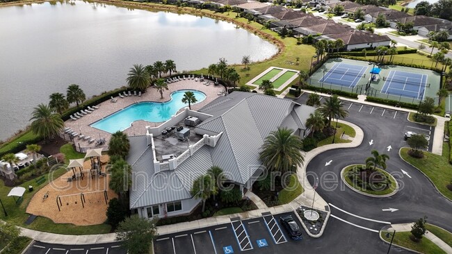 Building Photo - 17218 Blue Rdg Pl