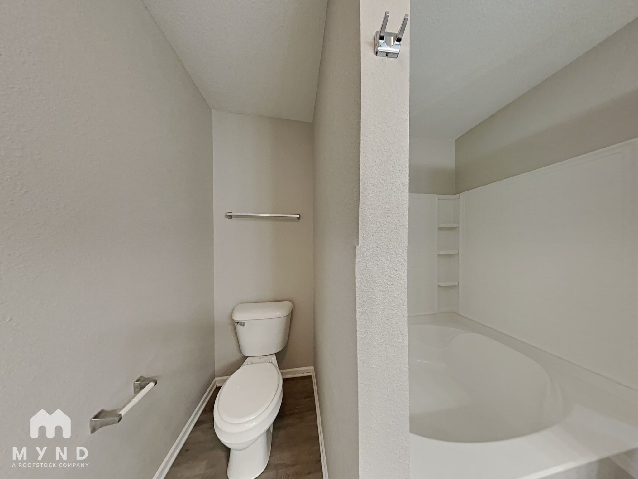 Building Photo - 3117 W Meadowbend Dr