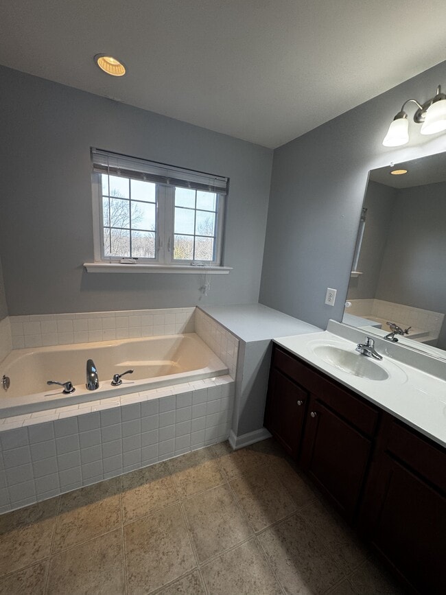 Building Photo - 113 Carnegie Links Dr