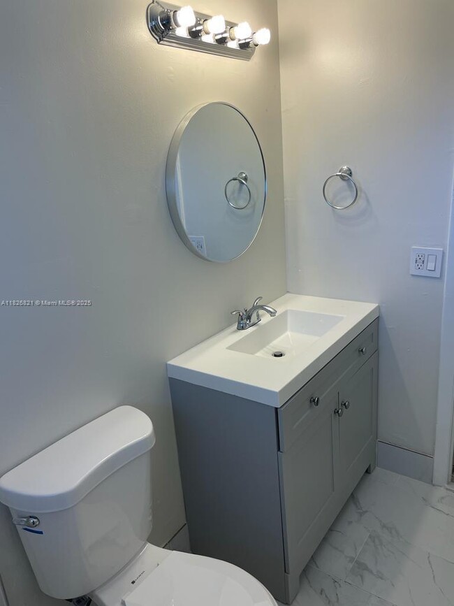 Building Photo - 6862 NW 173rd Dr