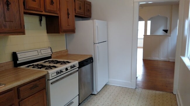 Building Photo - Great 1st Floor Duplex in Shadyside!