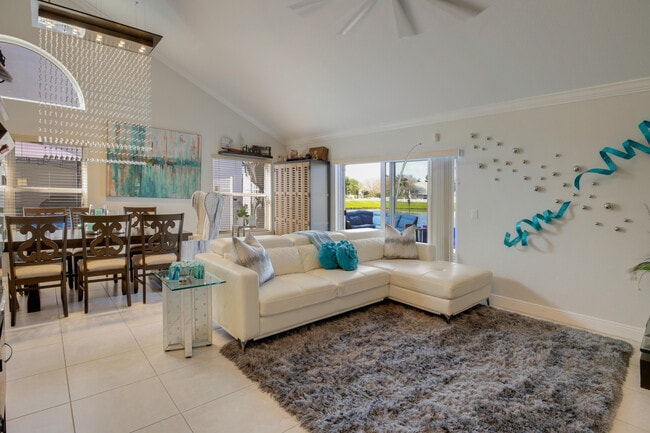 Building Photo - 3875 Circle Lake Dr