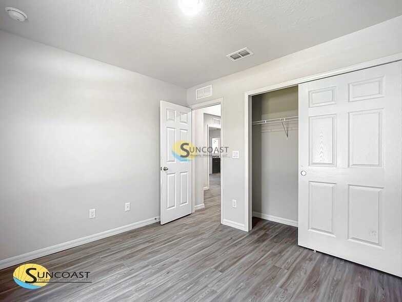 Building Photo - 127 Wellwood Ln