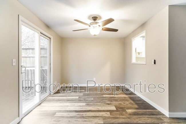 Building Photo - 6133-6135 SE Frances St