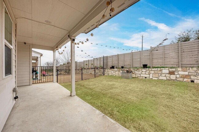 Building Photo - 7319 Travertine Spring Dr