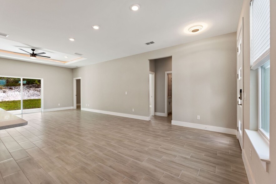 Building Photo - 53 Redwood Ct
