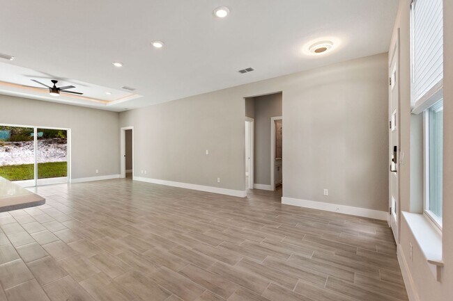 Building Photo - Deposit-Free! Modern, energy efficient hom...