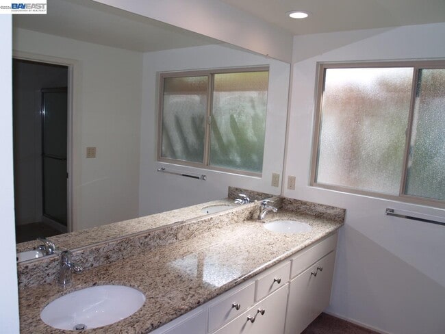 Building Photo - 703 Paradise Valley Ct