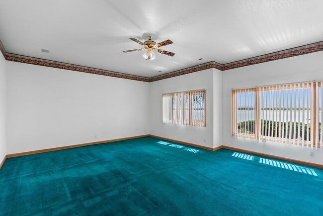 Building Photo - 3957 Valley Oak Dr
