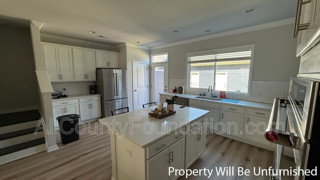 Building Photo - 612 Southview Ln