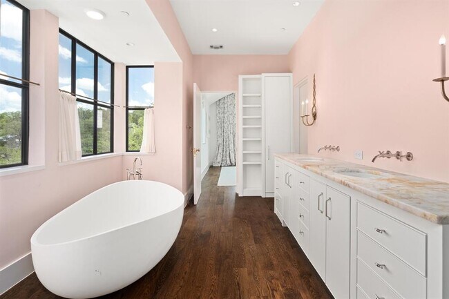 Building Photo - 4500 River Wood Ct